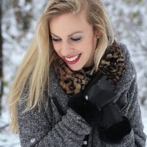 Ugg Black Leather  Fur Trim Gloves Large